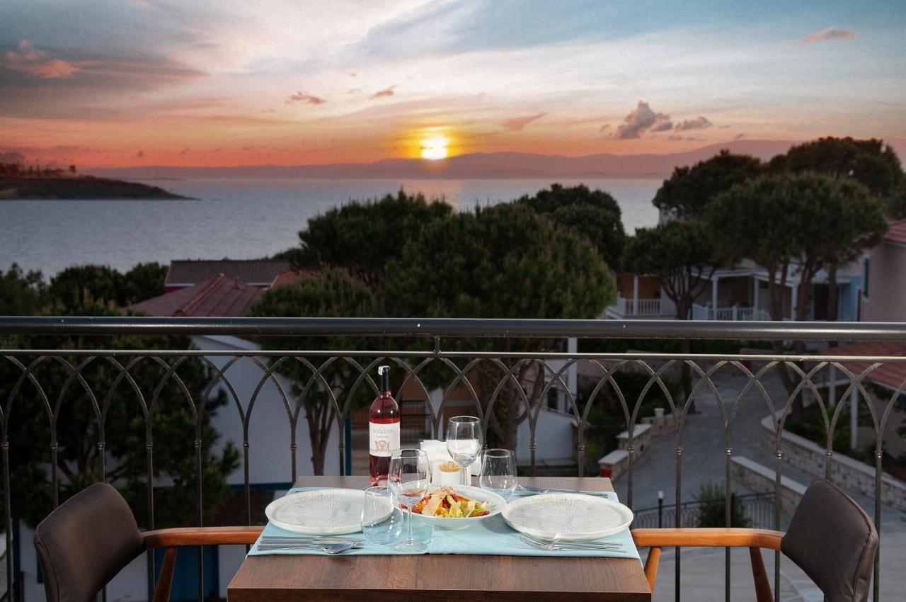 Le Ciel Hotels & Wellness Club Çeşme Exteriör bild
